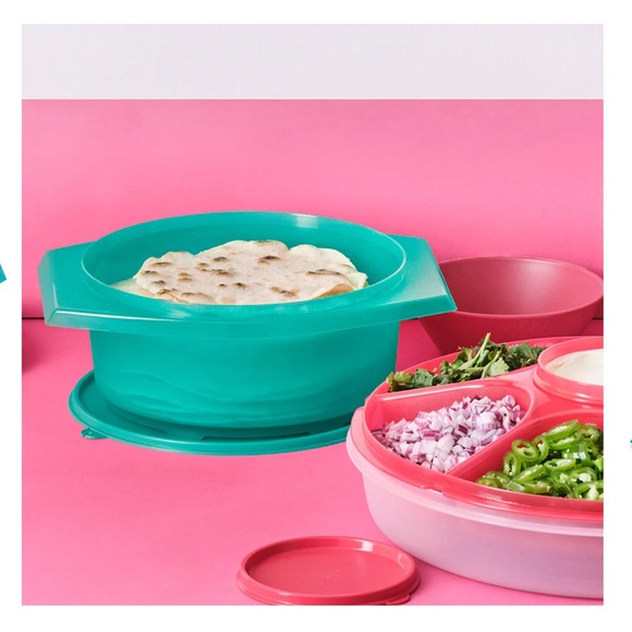 Tupperware Other - NEW TUPPERWARE LARGE TORTILLA KEEPER (CARIBBEAN SEA)